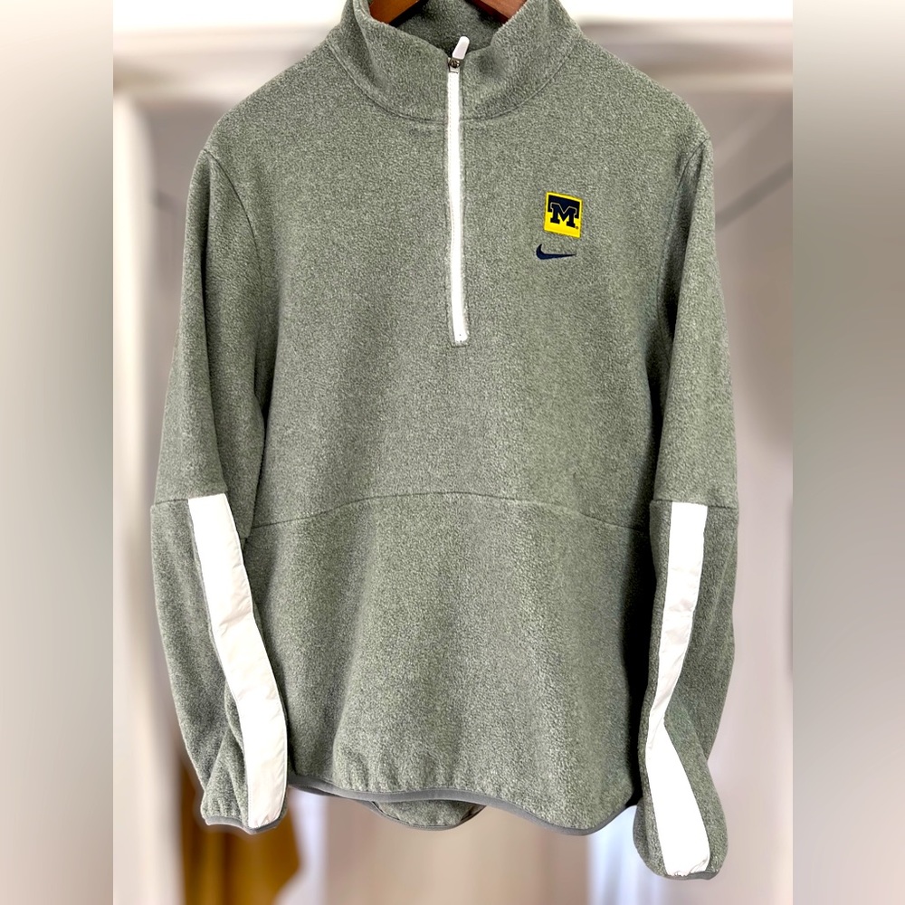 Nike university of Michigan half zip fleece size L